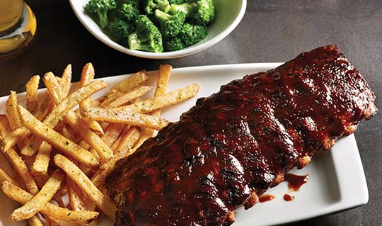 Dining at Applebee's